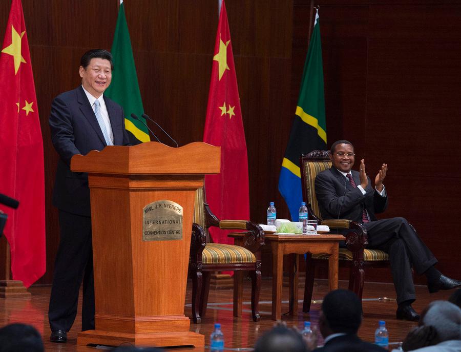 Chinese President Xi Jinping (L) delivers a speech at the Julius Nyerere International Convention Center in Dar es Salaam, Tanzania, on March 25, 2013. (Xinhua/Wang Ye)